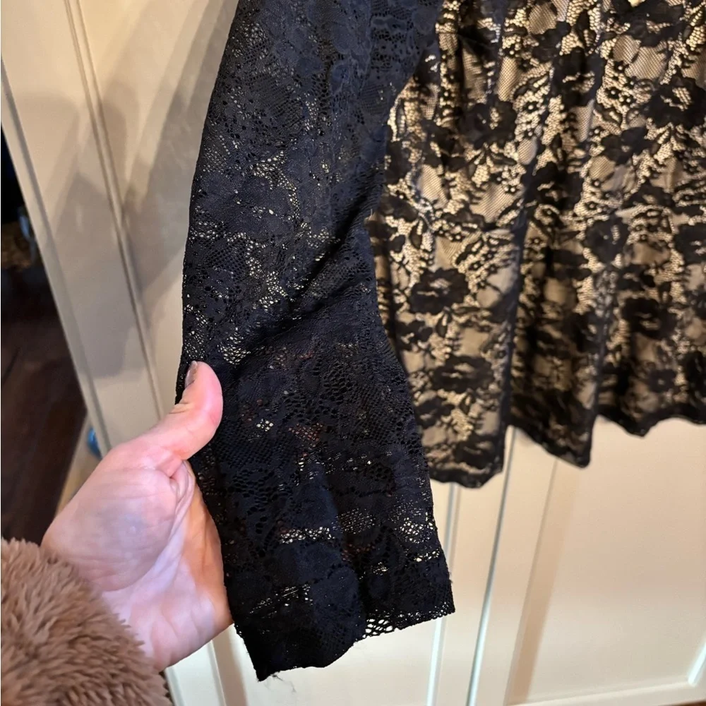 Torrid peplum lace blouse sz 0 - Picture 3 of 5